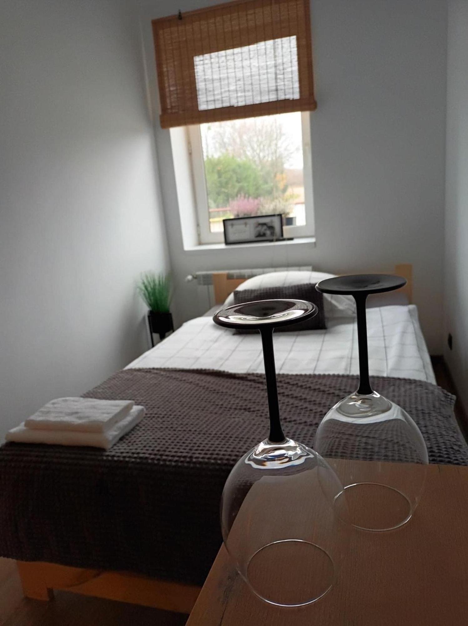 Apartament Numer 1, Dwie Sypialnie Dwa Lozka Orzysz Exterior foto